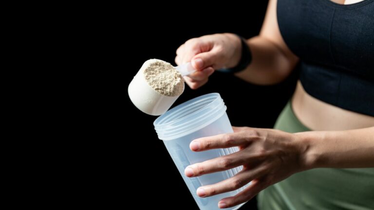 whey protein กับ plant protein คืออะไร ต่างกันอย่างไร